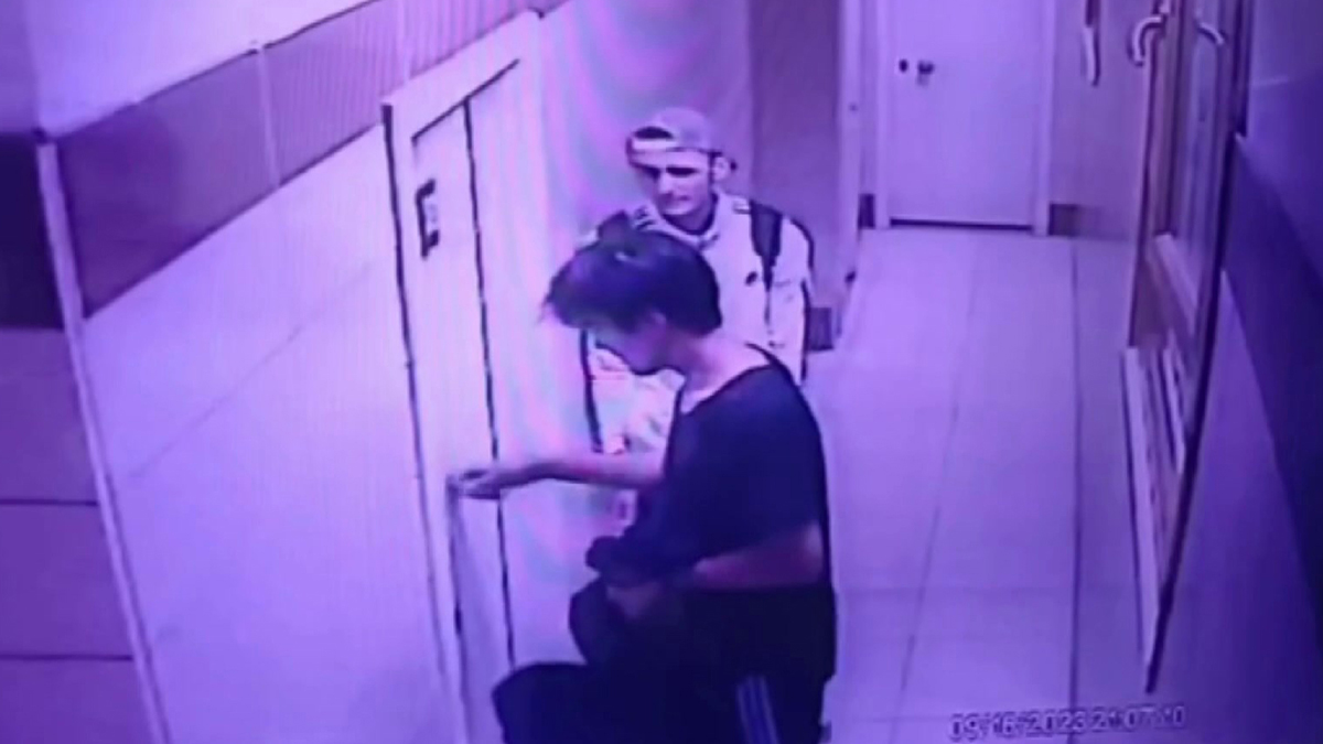 Böyle şaka mı olur! Soyunma odasına torpil atınca...