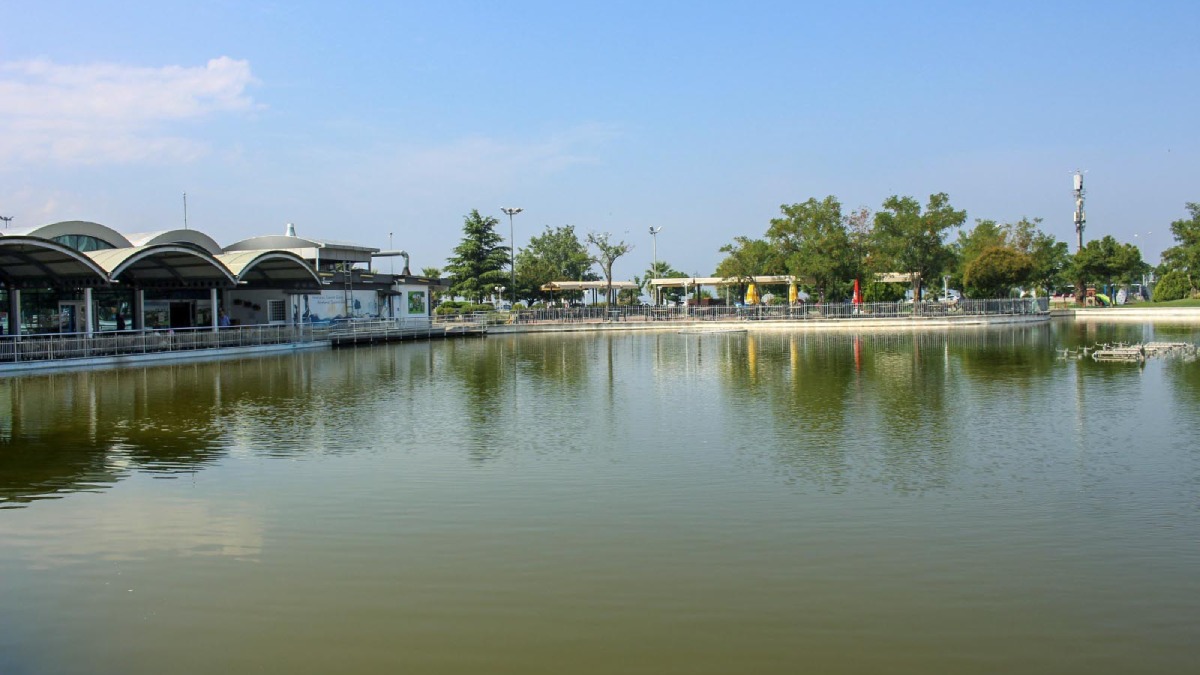 Karşıyaka Belediyesi, sivrisineğe karşı biyolojik yöntemlerle mücadele ediyor