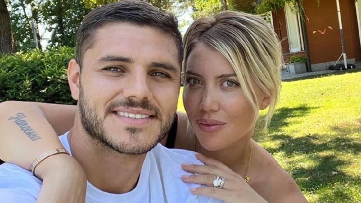 Icardi'nin eşi başını kapatıp poz verdi, sosyal medya yıkıldı, Wanda Nara'nın cami ziyaretlerine beğeni yağdı