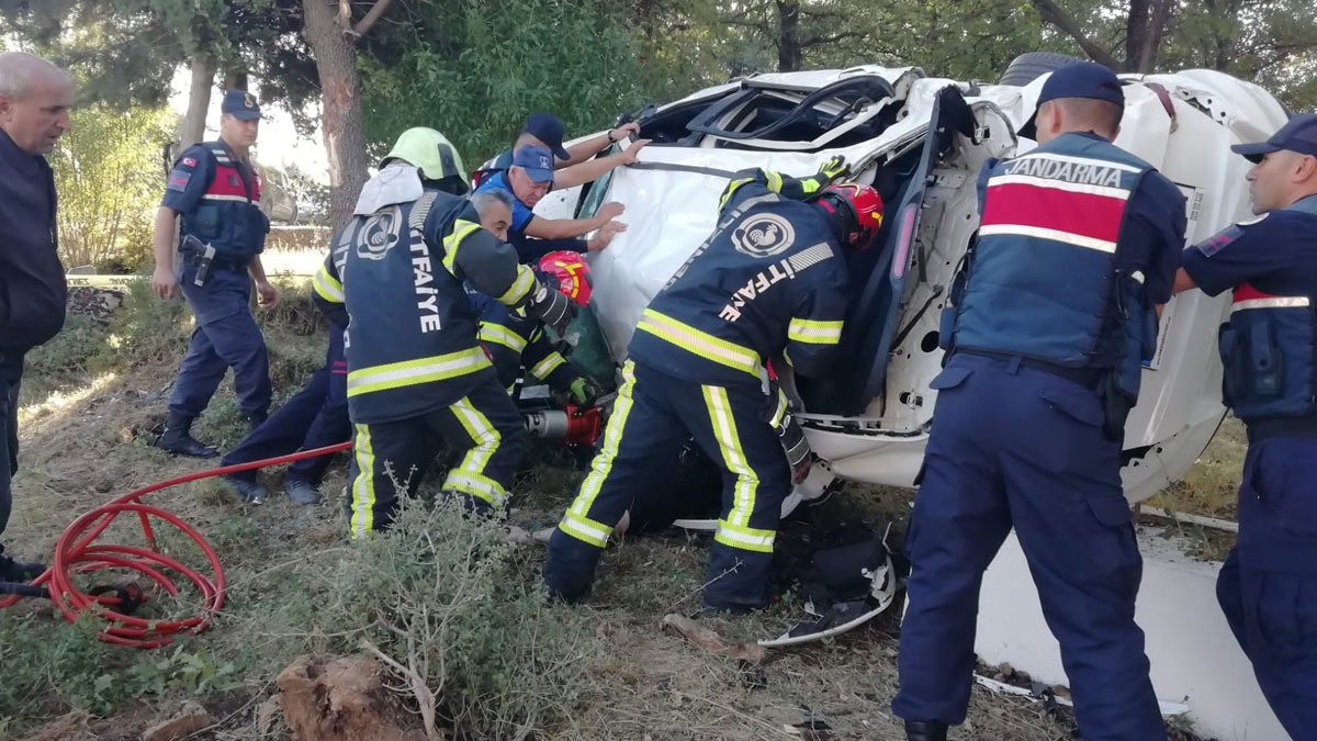 Denizli'de feci kaza: Üç kişi hayatını kaybetti