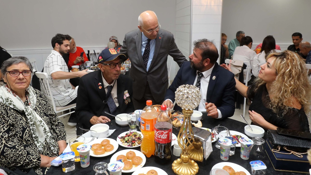 Gaziler anlamlı günde bir araya geldi