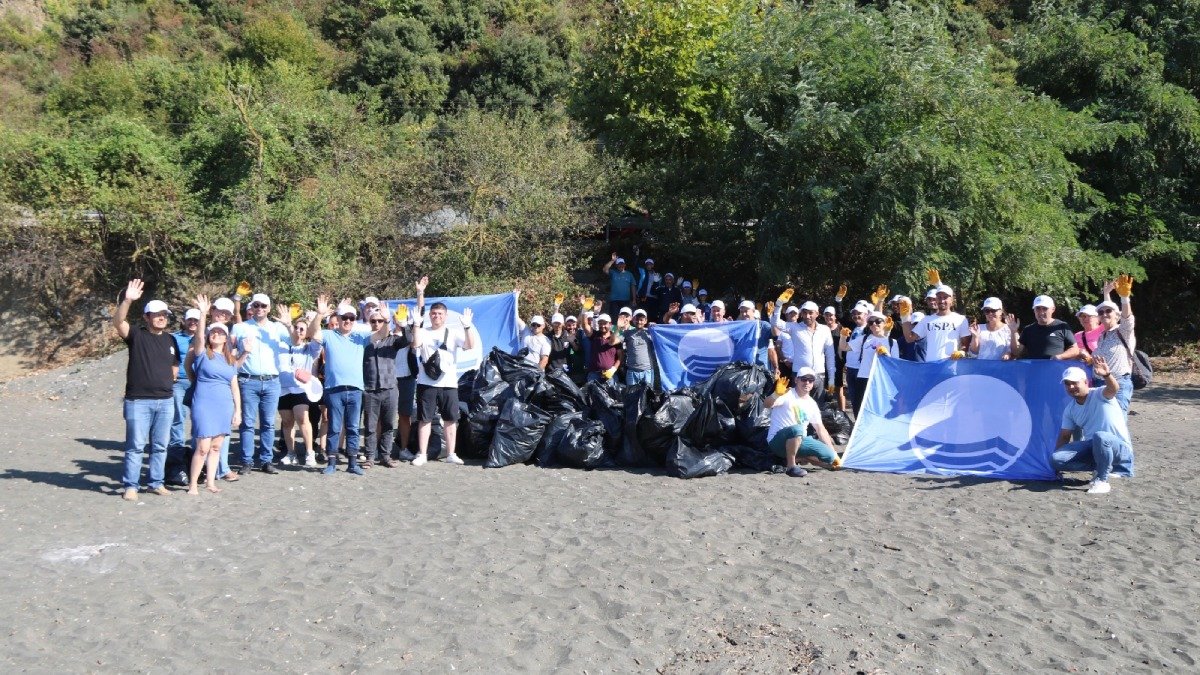 Dünya Temizlik Günü’nde plaj bölgesinde çöpler toplandı