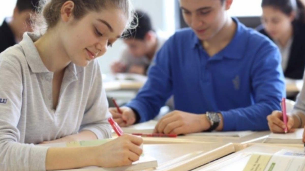 Ortaokul ve liselerde ortak sınavlar nasıl olacak? MEB örnek "konu soru dağılım tabloları" yayımladı