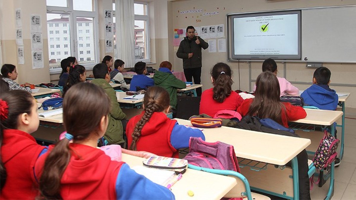 Sınıf tekrarı riskini komisyon takip edecek