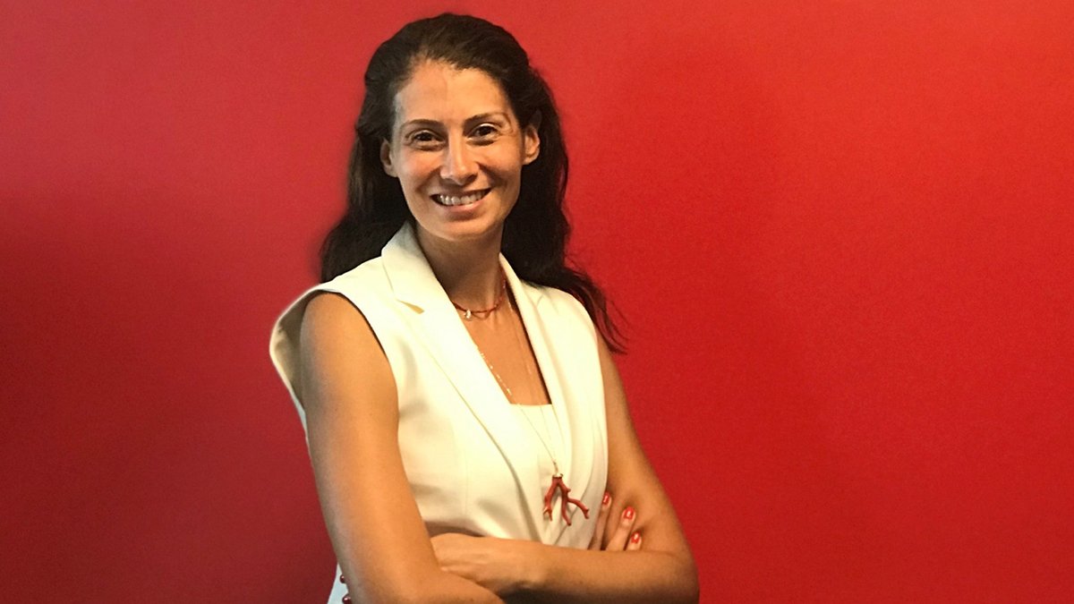 Gece ve Gündüzün Uyumu: Gülay Uyar'ın Eşsiz Gösterisi