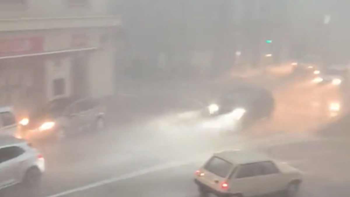 Şaka değil gerçek! Eylül'ün ortasında kar fırtınası... Görenler 'Kıyamet mi geliyor?' dedi