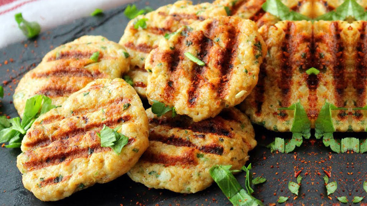 Bir lokma yiyenler tarif için yakanıza yapışacak! Evde patates ve tavuk varsa bu tarifi mutlaka deneyin