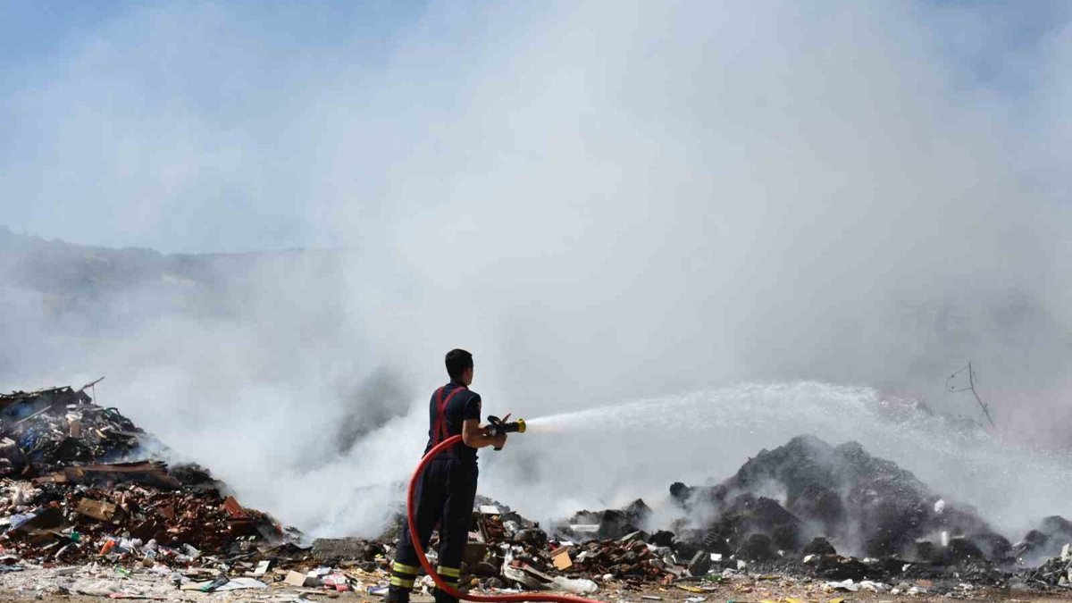 Kastamonu'da sanayi sitesinde yangın