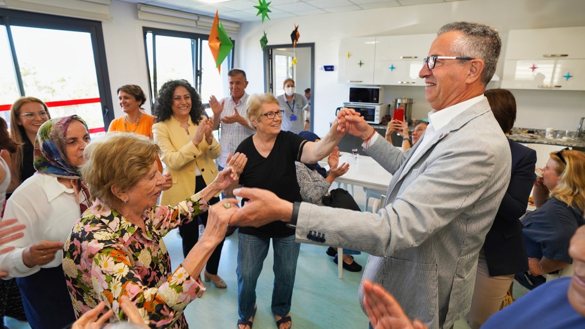 Alzheimer hastaları bu merkezde hayata tutunuyor