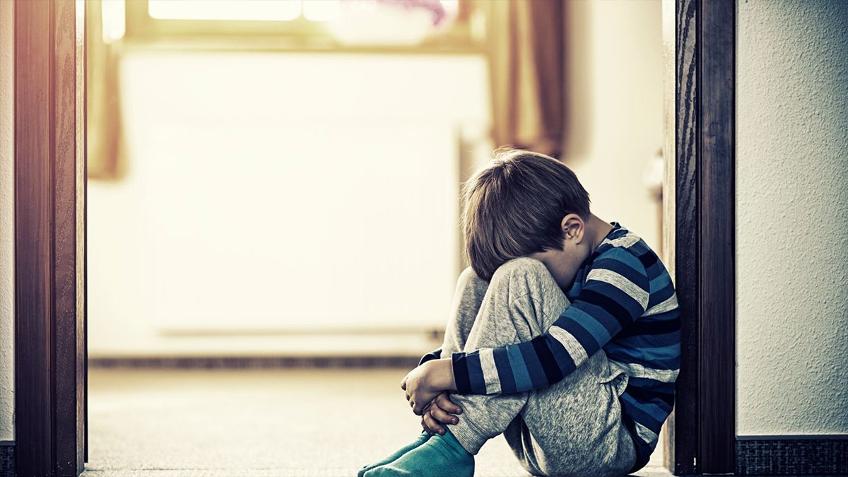 Ebeveynler dikkat! Bu hata çocuğun özgüvenini yok ediyor