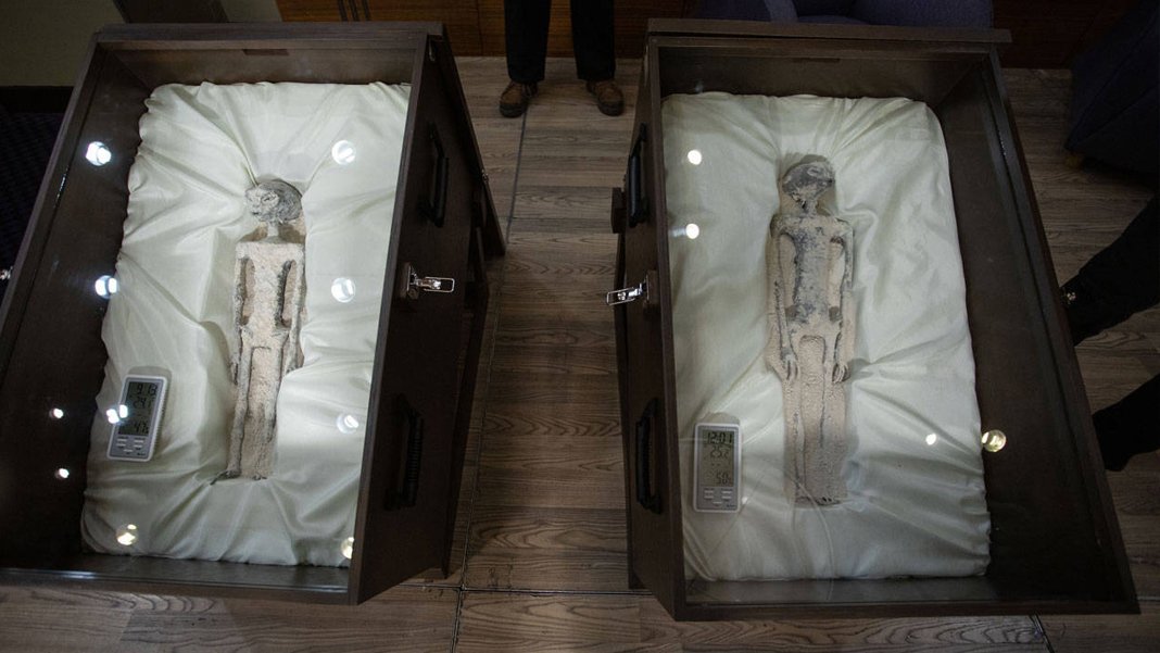 Bilim insanları açıkladı: Meksika’da sergilenen uzaylı fosilleri ‘toplama’ çıktı