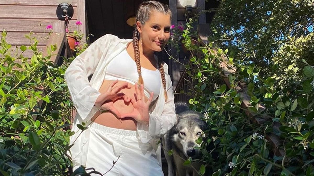 Atiye ikinci kez anne oldu! Kızına verdiği isim herkesi şaşırttı: Kızına makam adı verdi!