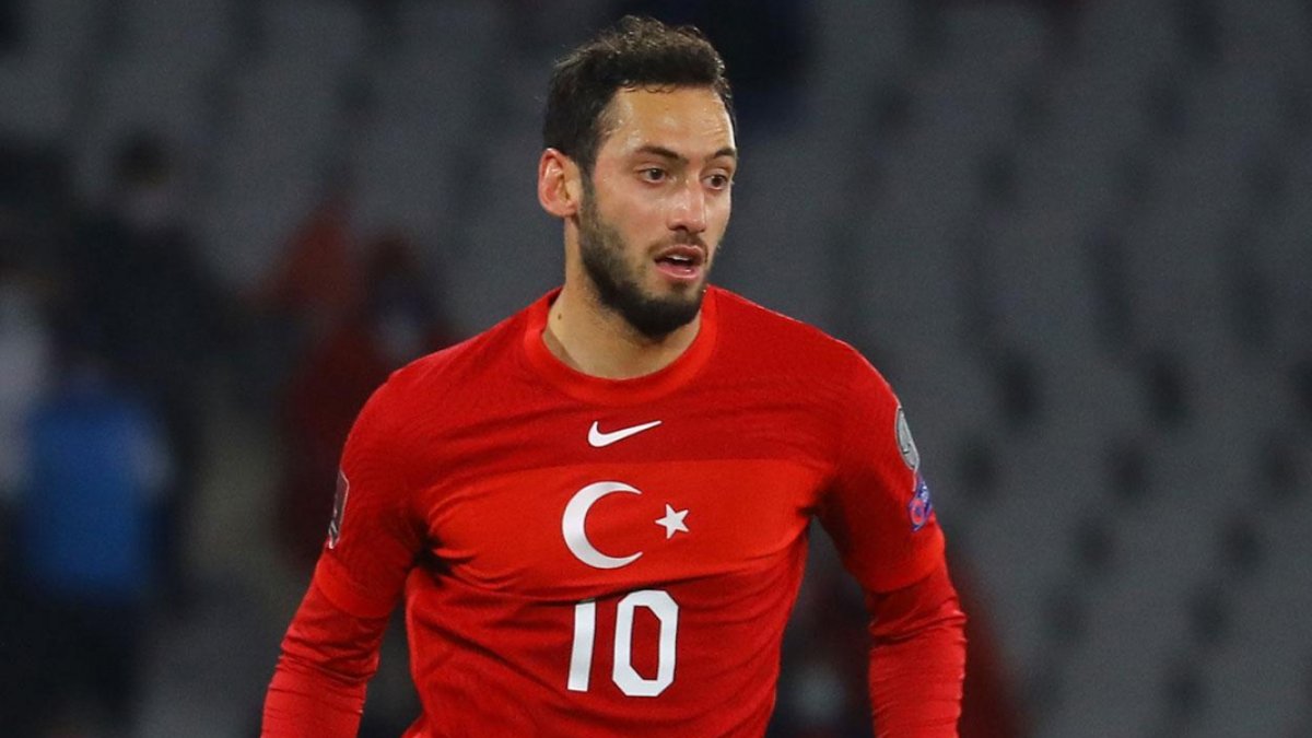 Hakan Çalhanoğlu: TFF yetkilileri, yeni hoca için görüşümü aldı