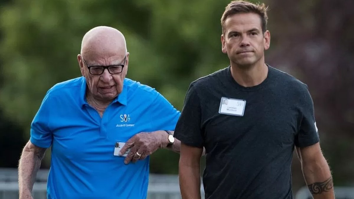 Babadan oğula devir: Medya patronu Rupert Murdoch Fox ve News Corp başkanlığından istifa etti