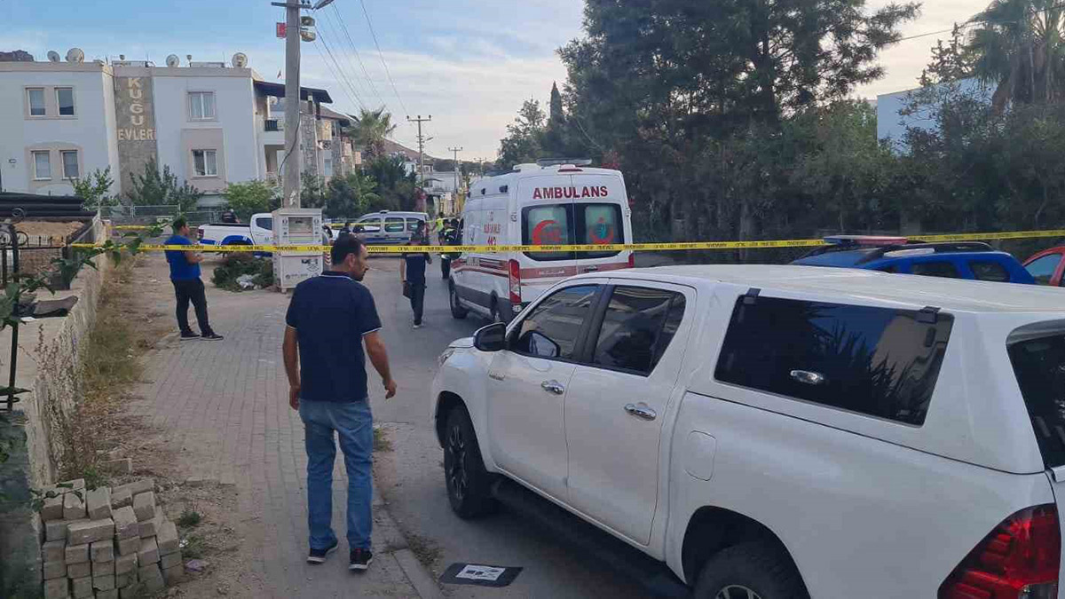 Bodrum'da silahlı saldırı: Avukat ve emekli icra müdürü otomobilde öldürüldü