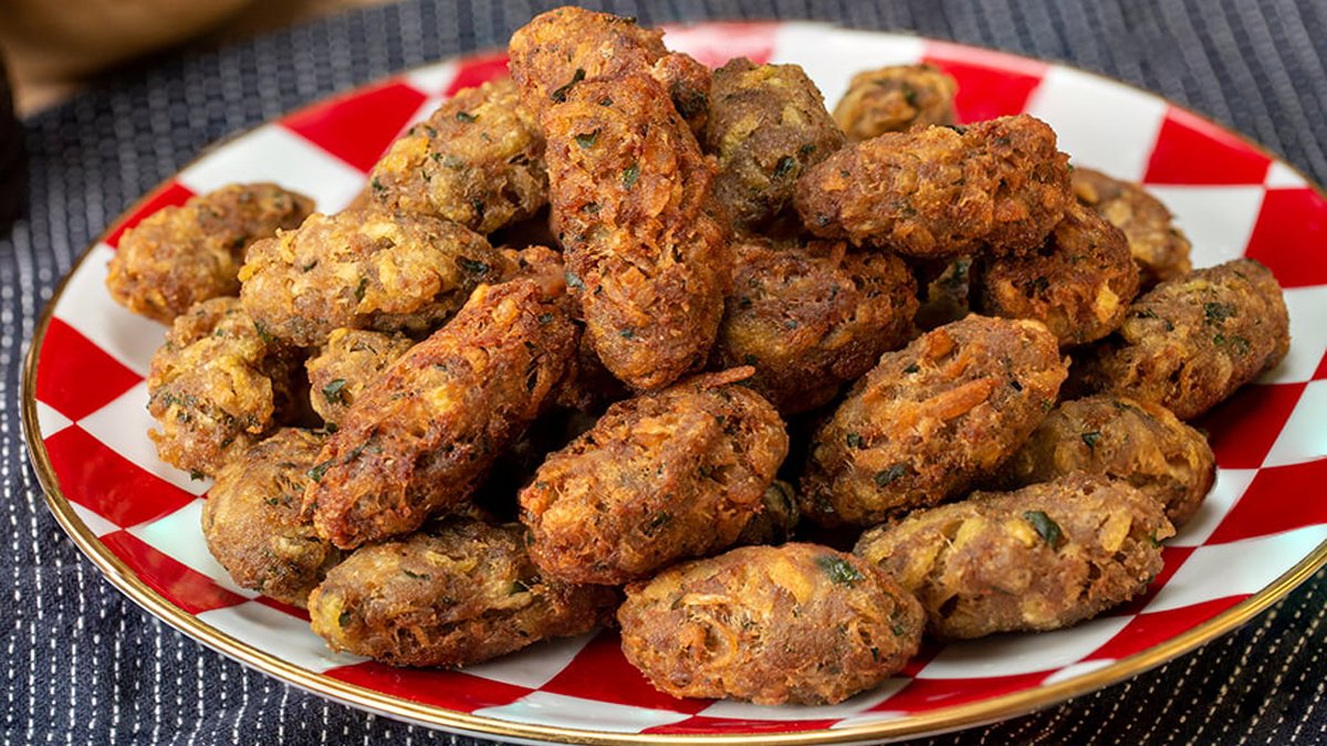 250 gram kıymanız varsa akşama yemeğiniz hazır! İşte bereketli, puf puf  Kıbrıs Köftesi tarifi