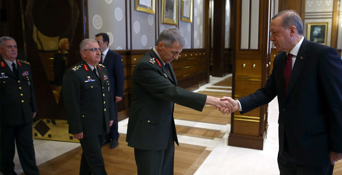 Cumhurbaşkanı, Genelkurmay Başkanı Akar ve kuvvet komutanlarını kabul etti