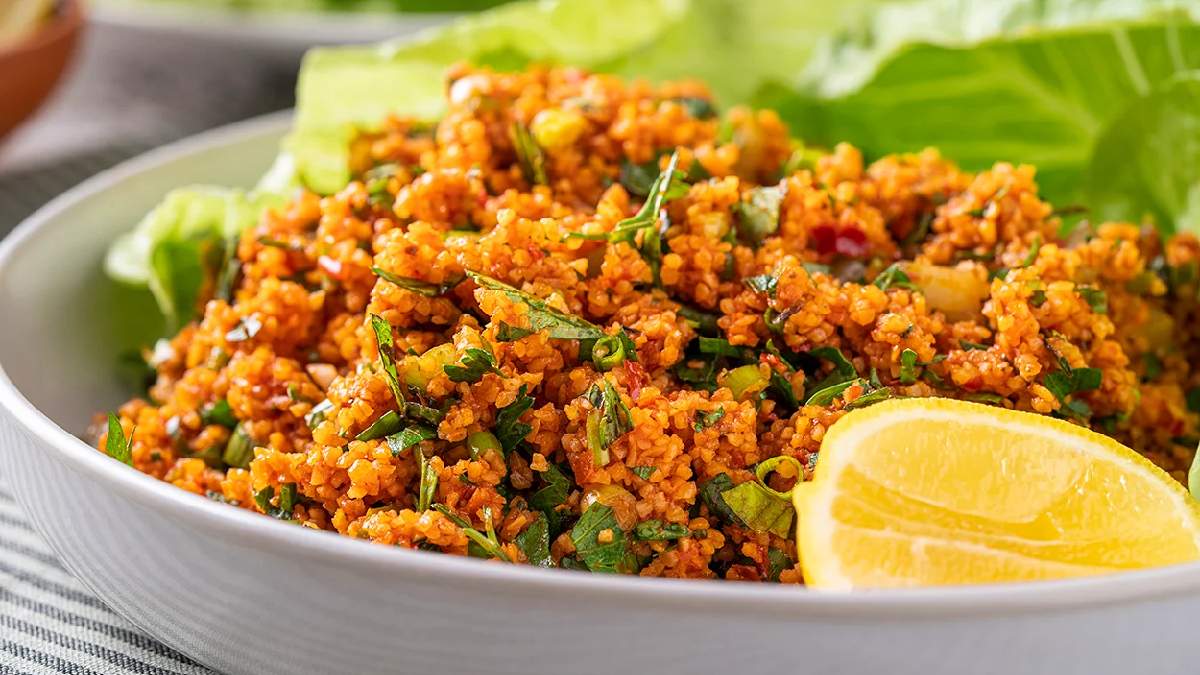 Komşular sırf kısır yemek için size gelecek! İşte komşuları hasetinden çatlatan efsane kısır tarifi