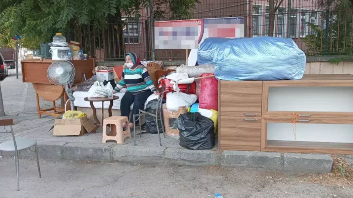 Ev sahibinin oyununa geldi: 69 yaşındaki kadın dört gündür sokakta yaşıyor