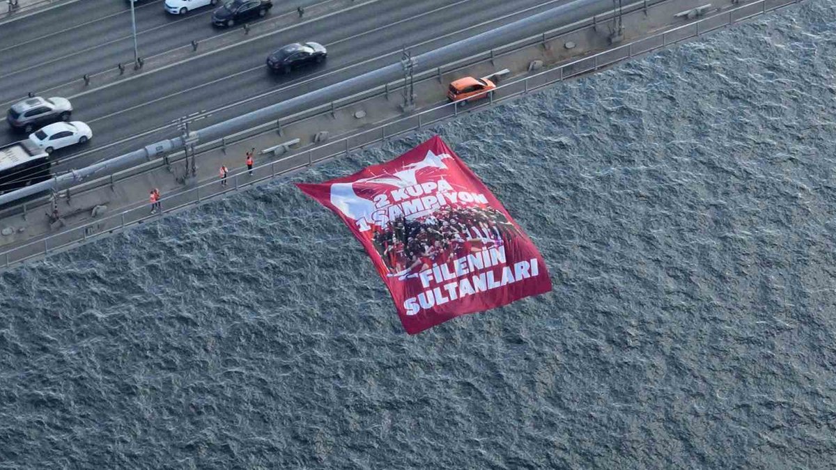 Filenin Sultanları'nın bayrağı boğazda dalgalandı