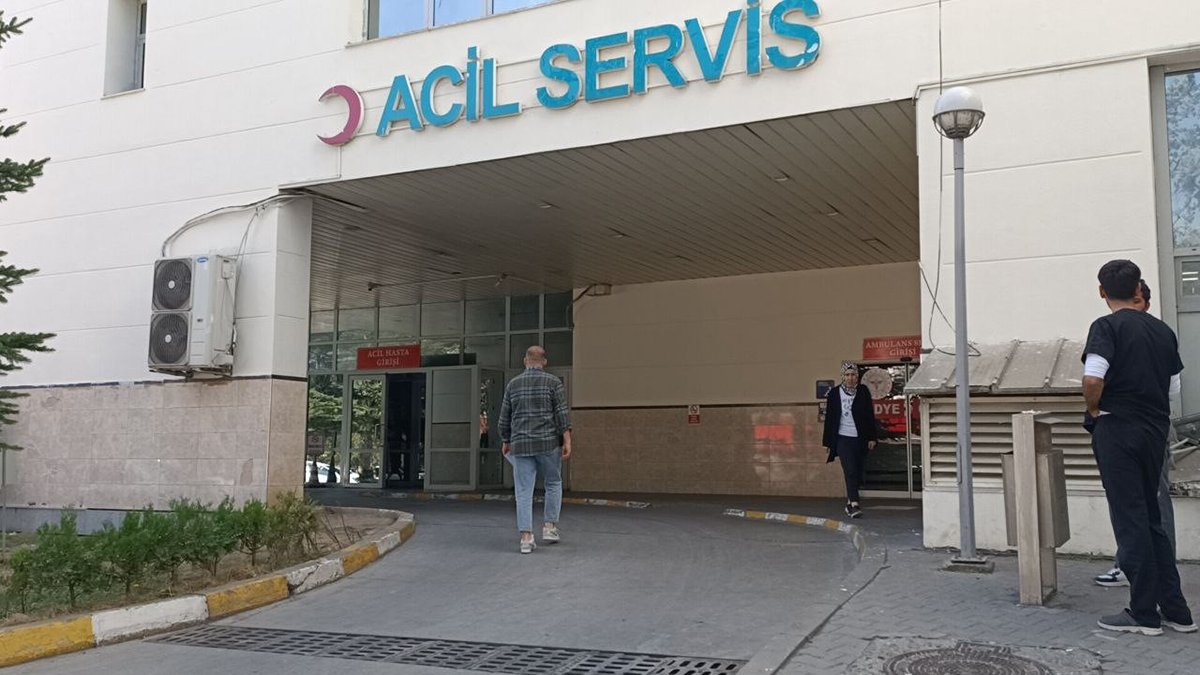 Huzurevinde gıda zehirlenmesi: Hastaneye kaldırılan 33 kişiden...