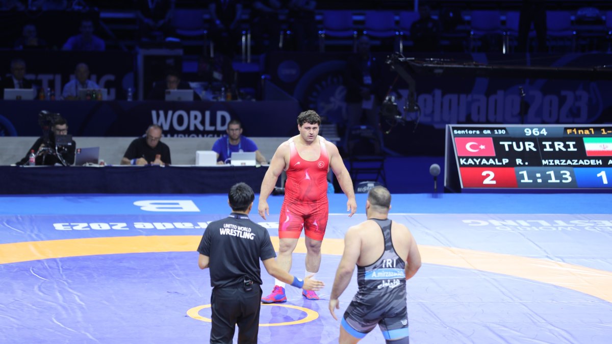 Milli güreşçi Rıza Kayaalp gümüş madalya kazandı