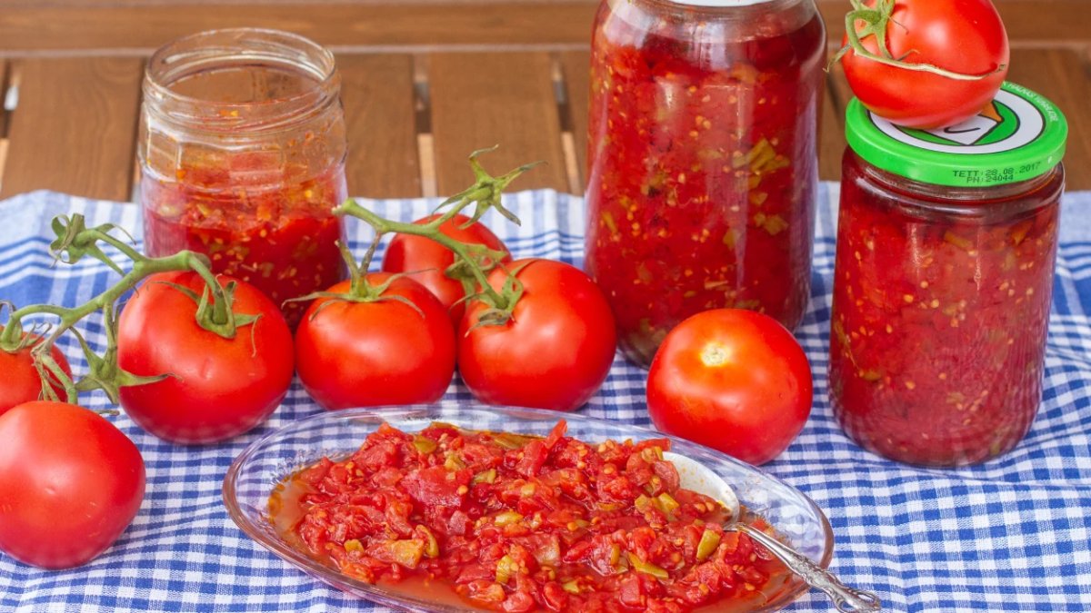 Sır gibi saklanıyor! O yöntem ortaya çıktı! Meğer kışlık menemene lezzet katan şey buymuş... Aylarca taze kalacak!