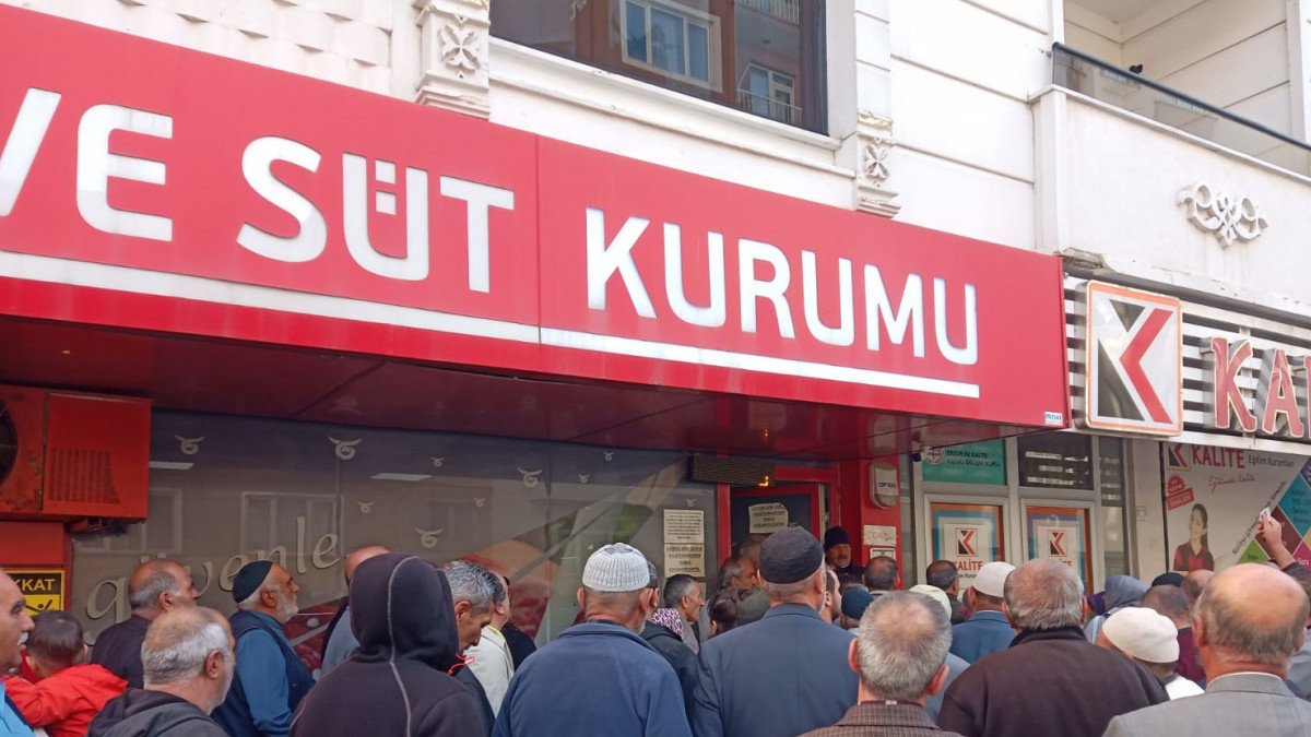 Ucuza et alabilmek için saatlerce bekliyorlar: Biz bunu hak etmiyoruz