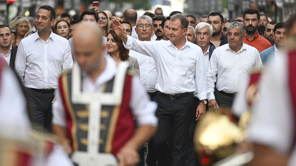 Başkan Seçer, ‘Arabasız Gün Etkinliği’nde çevre farkındalığı için vatandaşlarla yürüdü