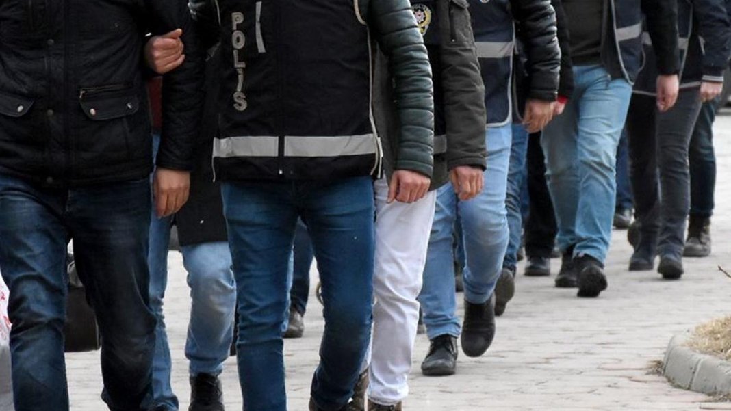 Sosyal medya operasyonda 8 tutuklama: Aralarında gazeteciler de var