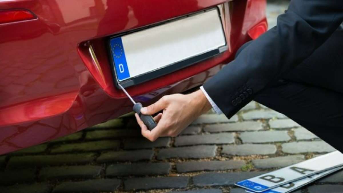 Özel Plakalar Nasıl Alınır: Kişiselleştirilmiş Araç Plakaları