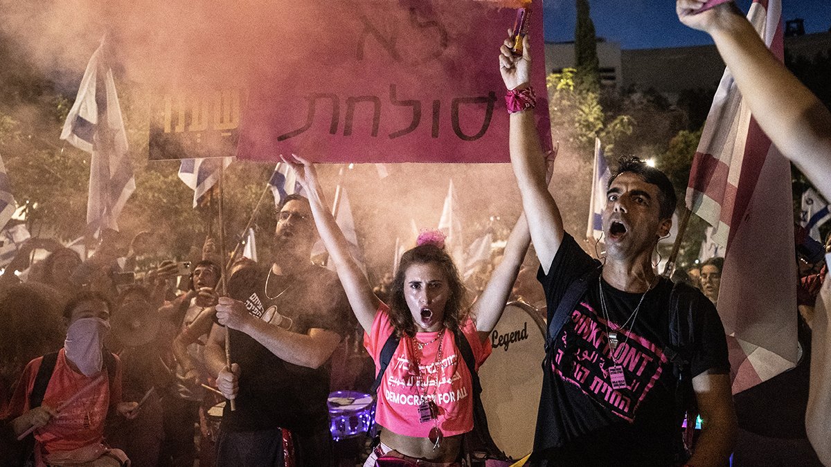 İsrailliler 'akıllarına yatmayan' yasa için yeniden sokaklarda: İsrail'de isyan ateşi sürüyor