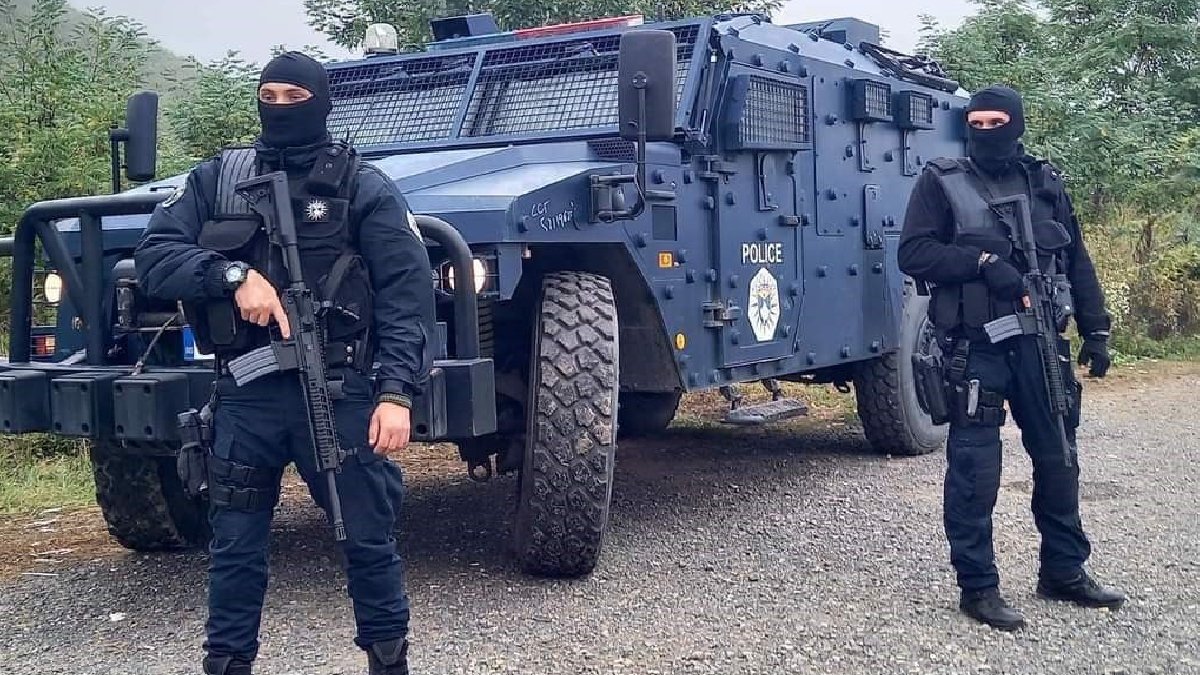 Kosova’nın sınır bölgesinde gerginlik: Sırplar polislere saldırdı, ölü ve yaralılar var