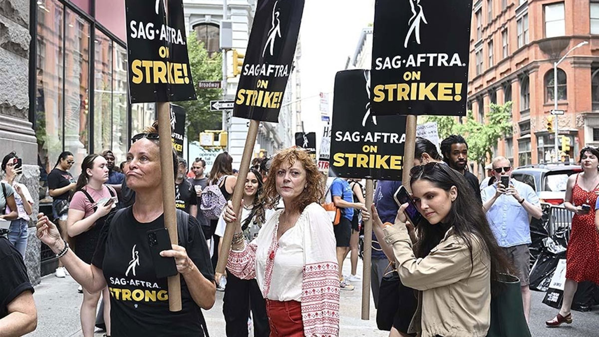 Hollywood'da 'tarihi grev' sona eriyor: Beş ay sonra anlaşma sağlandı