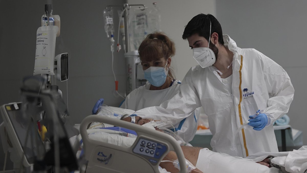 İspanya'da yaz sonunda büyük artış: Kovid-19 vakalarında patlama