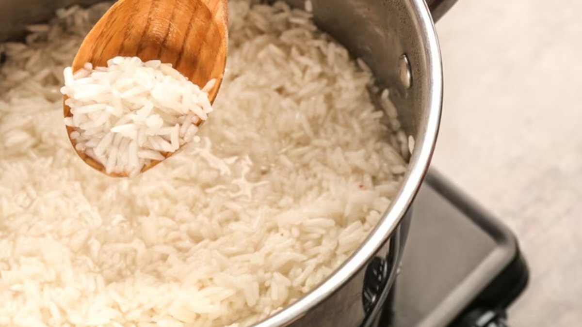 Lokantaların en büyük sırrı! Pilava bir kaşık ekleyen lezzetinden bayılıyor, bu sırrı sadece ustalar biliyor