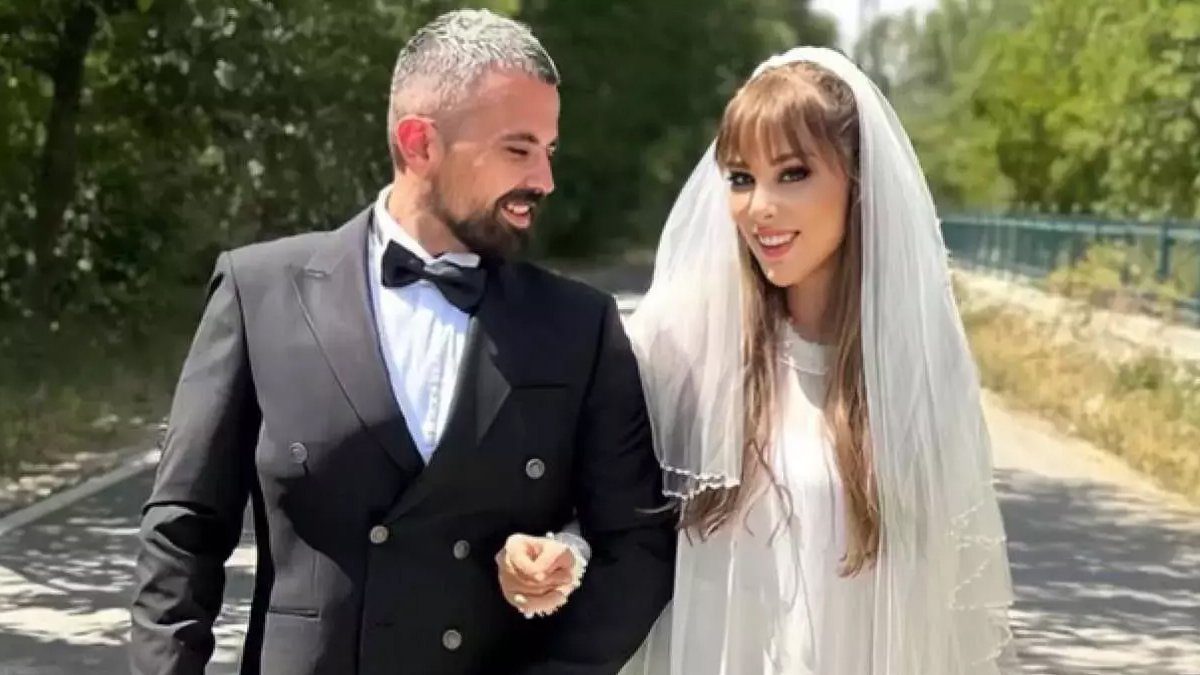 Ferdi Tayfur'un yeni evlenen kızına şantaj! Ünlü şarkıcı soluğu poliste aldı: "100 Bin dolar vermezsen videolarını yayınlarım"