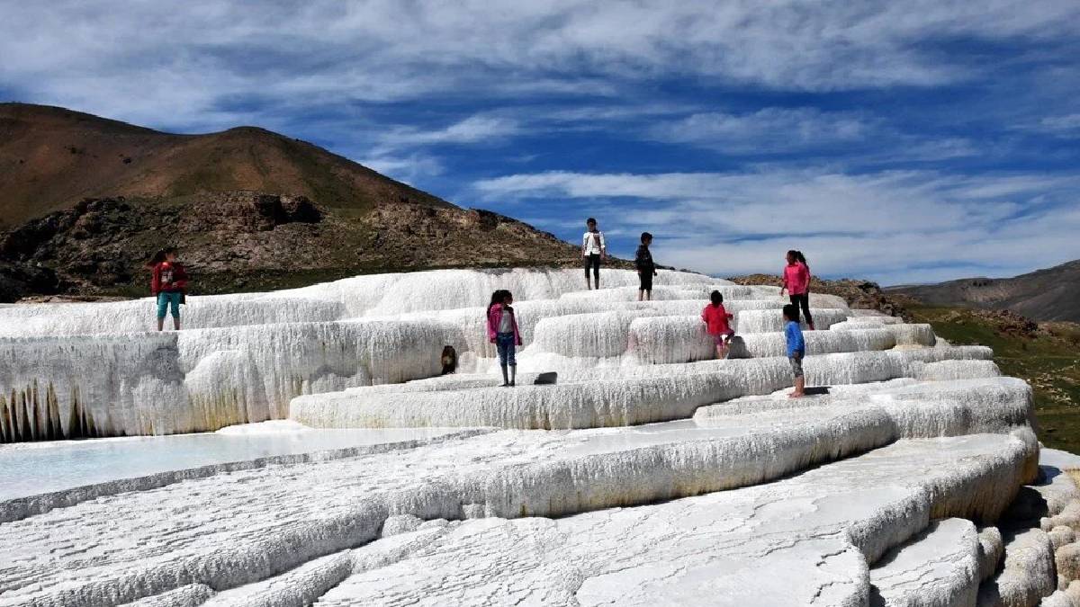 Türkiye'nin beyaz harikası yalnızca Denizli'de yokmuş! Pamukkale’nin rakibi o şehirden çıktı: Koşa koşa gidiyorlar