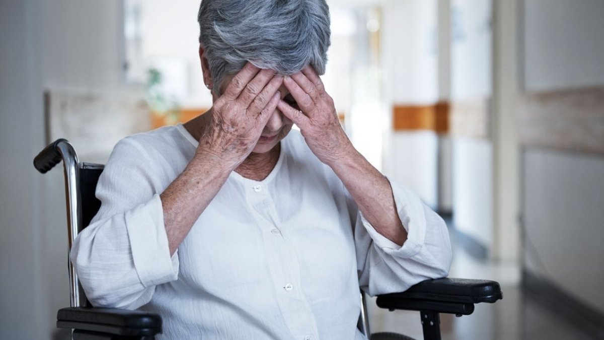 Alzheimer riski 65 yaşından sonra iki kat artıyor