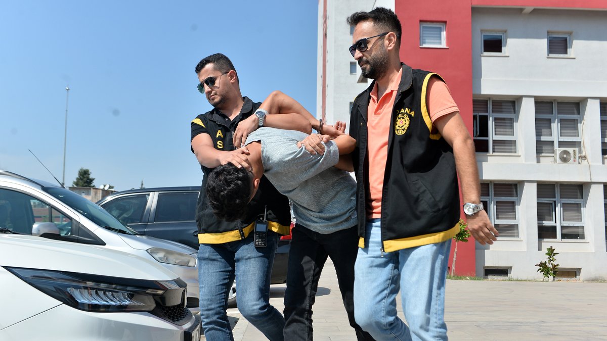 Husumetlisini vurdu, onları ayırmaya çalışan adamı öldürdü