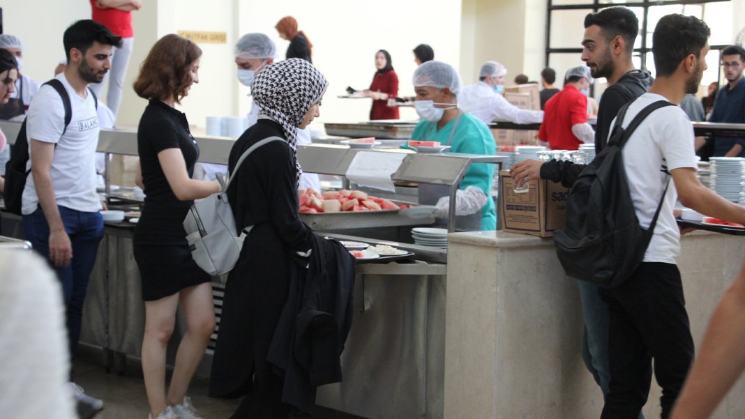 KYK bursu bin 250 TL üç öğün yemek bin 275 TL: Öğrenciler öğün atlıyor