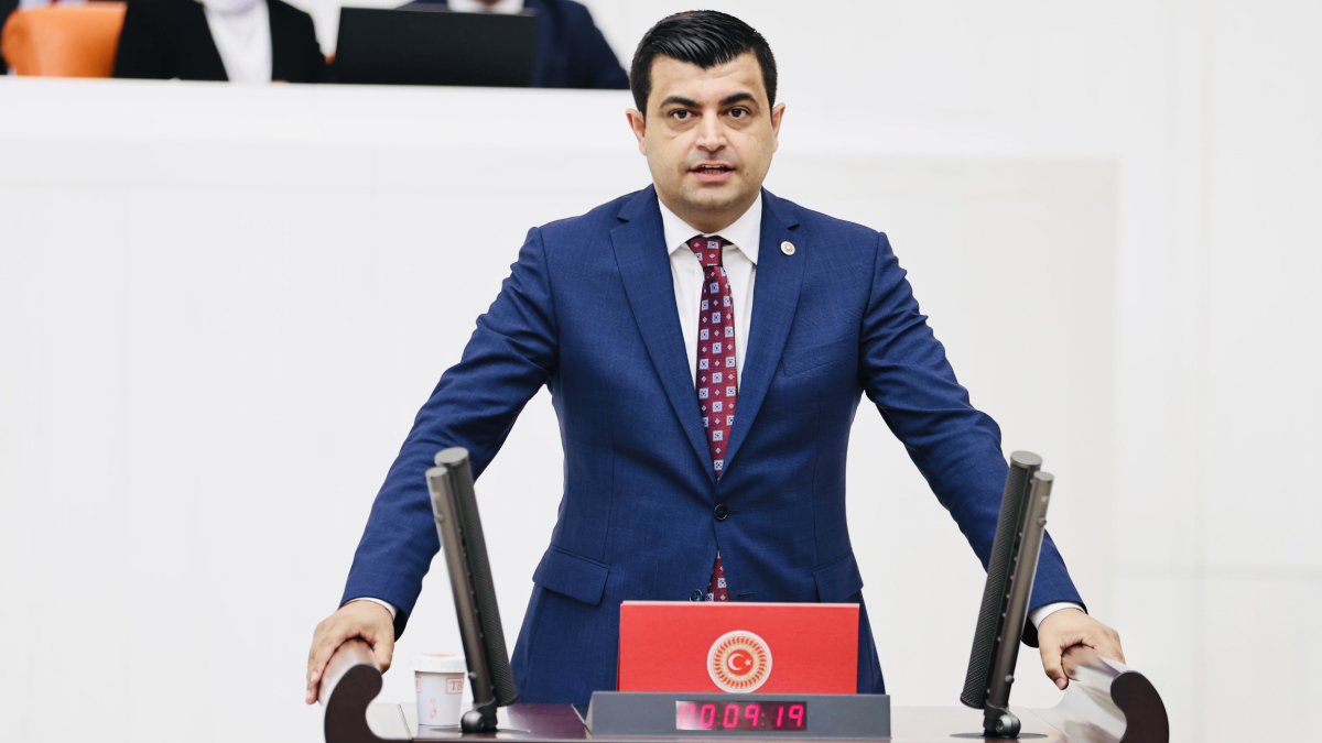 CHP'li Demir'den 'üniversite mezunu işsiz' çıkışı: 'Genç işsizler ordusu katlanıyor'