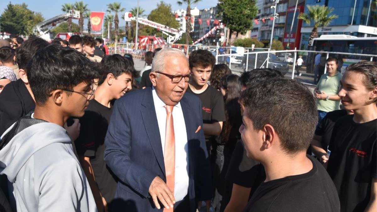 Başkan Posbıyık, gençlere Cumhuriyet Bayramı'nda konser sözü verdi