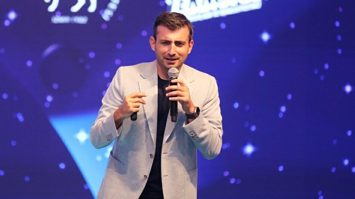 Ege Üniversitesinden Selçuk Bayraktar'a 'fahri doktora' unvanı