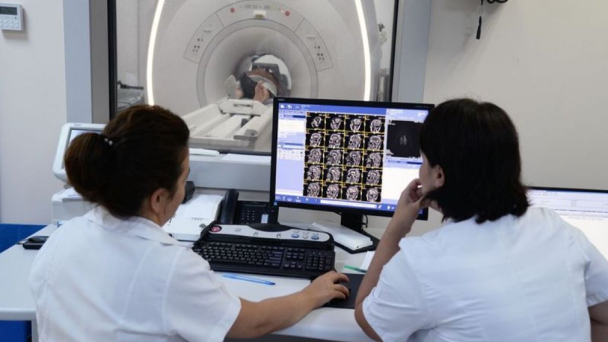 Radyoloji Uzmanı: Tıbbın Işıltılı Dünyasına Yolculuk