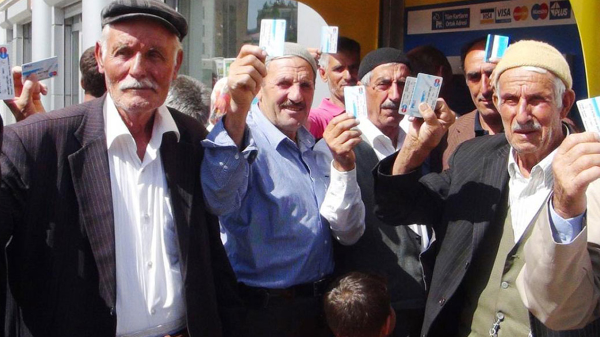 Bu kişiler artık emekliyim diye lokma dağıtacak! 1 milyon kişiye emeklilik müjdesi, primler eşitleniyor