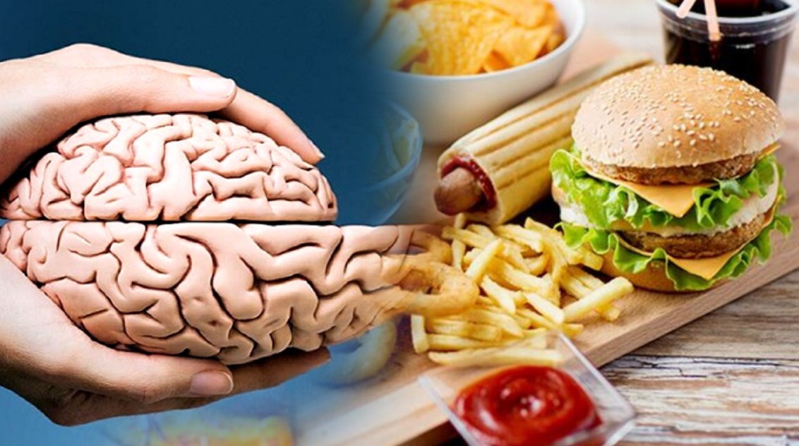 Bu besinleri yiyenlerin beyni bir avuç kalıyor! Evinizin kapısından bile sokmayın, beyni küçültüp hücreler öldürüyor