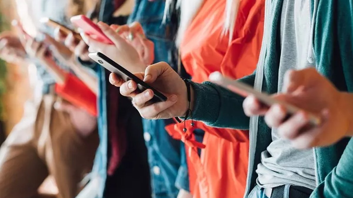 Öğrencilere cep telefonu desteğinin ayrıntıları belli oldu: İşte 9 bin 500 TL altındaki modeller