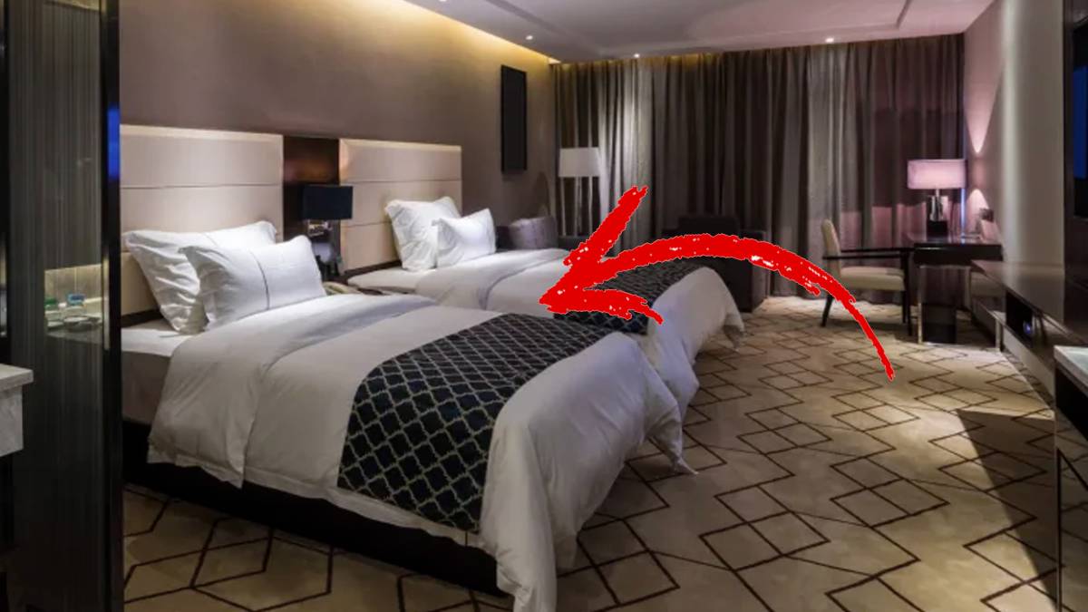 Otel odalarındaki gizem çözülüyor! Yatak üzerindeki o örtünün anlamını herkesi şaşırttı! Meğer bunun için kullanılıyormuş