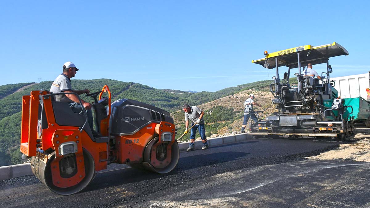 Ekipler İzmir Demokrasi Üniversitesi'nde